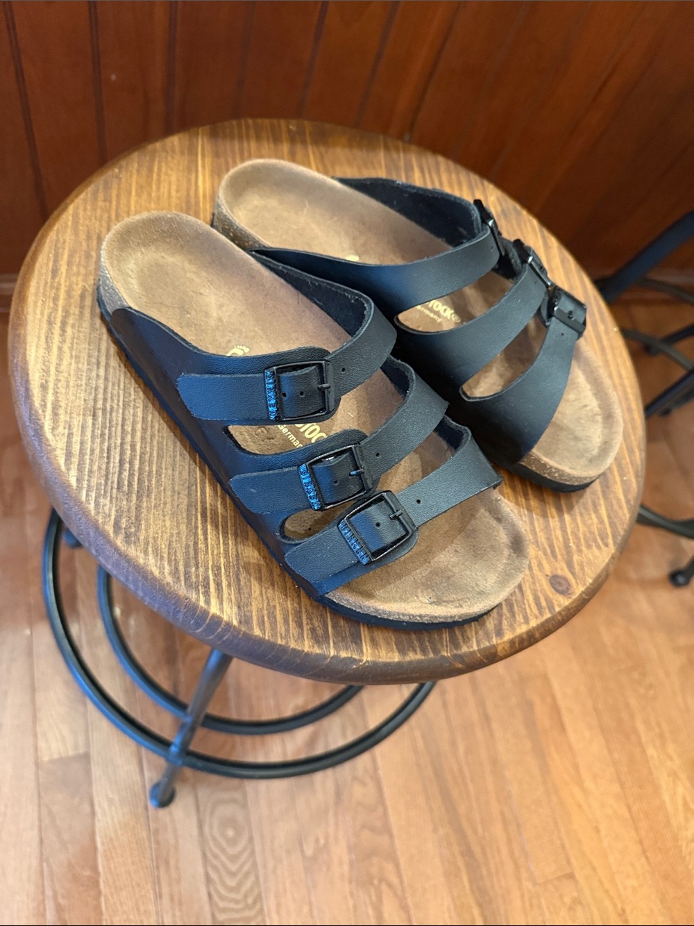 Birkenstock 🖤 ✌🏻 Three strap sandal size 39 GUC!